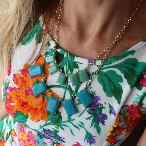 Jewelry - Teal geometric layered necklace set