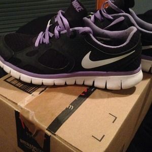 Nike running shoes women's size 7