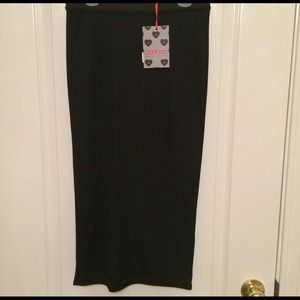 Black midi skirt w/ back slit