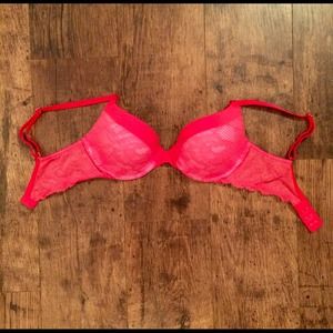 Victoria's Secret Biofit Demi Uplift Bra.