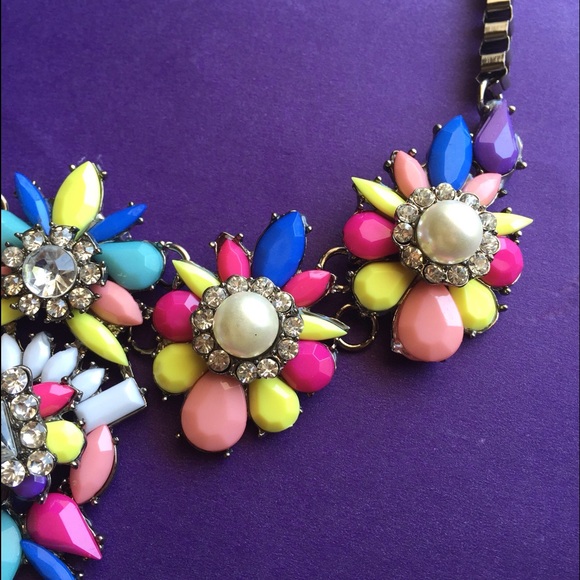 Colorful Statement Necklace 💟Host Pick💟 - Picture 4 of 4