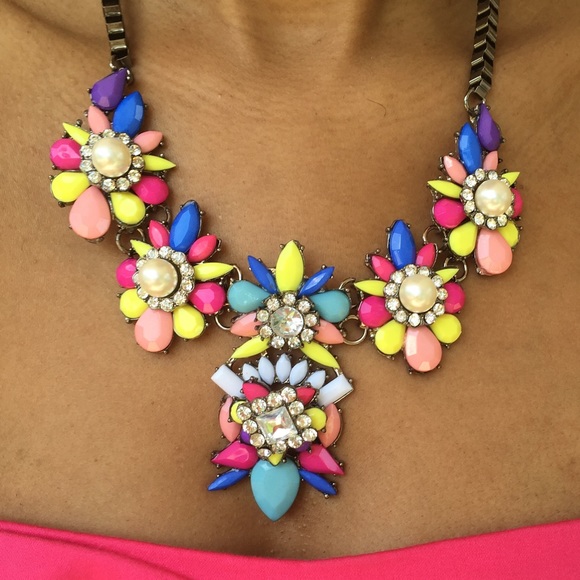Colorful Statement Necklace 💟Host Pick💟 - Picture 2 of 4