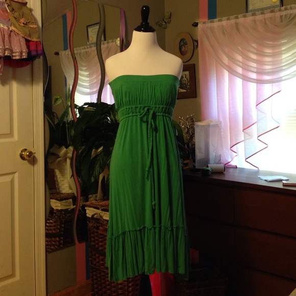 Green strapless dress