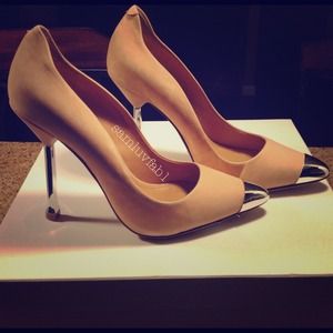 Macaroon Cap silver toe schutz heel