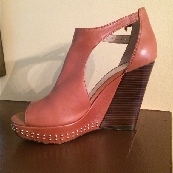 Vince Camuto wedge