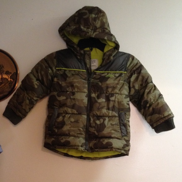 Old Navy Camouflage Fleece Puff Lined Coat Jacket