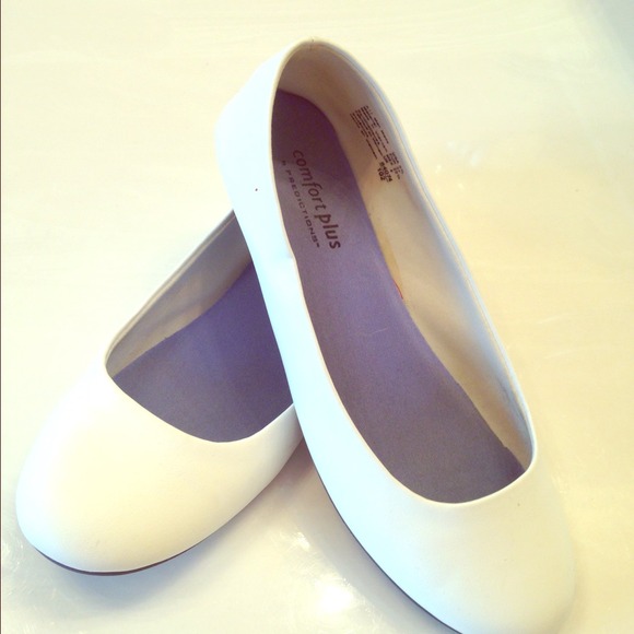 White Ballet flats