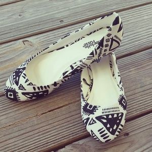 Size 8 Charlotte russe flats