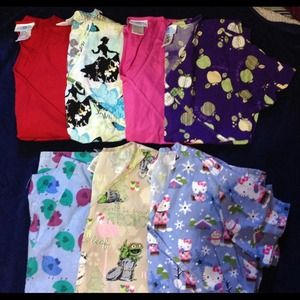 Scrubs tops...sizes xs & sm 🏥🏨