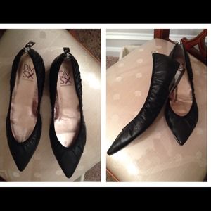 DMSX- Donald J. Pliner Shoes