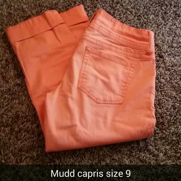 Coral capris