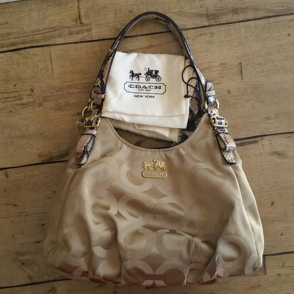 Authentic Coach shoulder purse