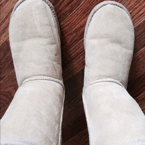 Size 7w short ugg boots