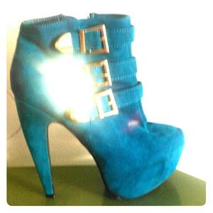 Coral blue 7" heel with gold buckles