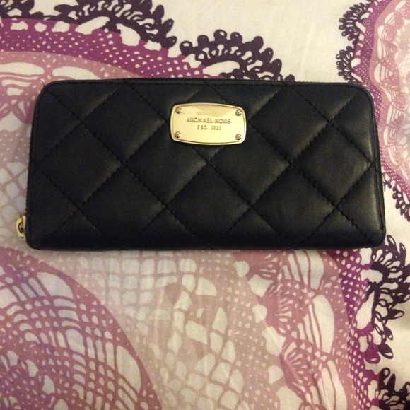 Michael Kors Clutches & Wallets - Quilted Michael Kors Wallet