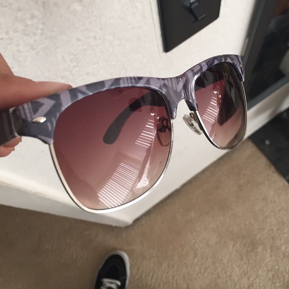 Blue Tribal Print Sunglasses - Picture 2 of 3