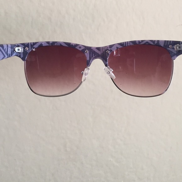 Blue Tribal Print Sunglasses - Picture 3 of 3
