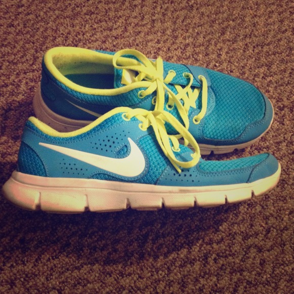 Nike flex running BUNDLE!!