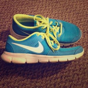 Nike flex running BUNDLE!!