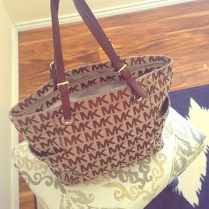 Michael Kors tote