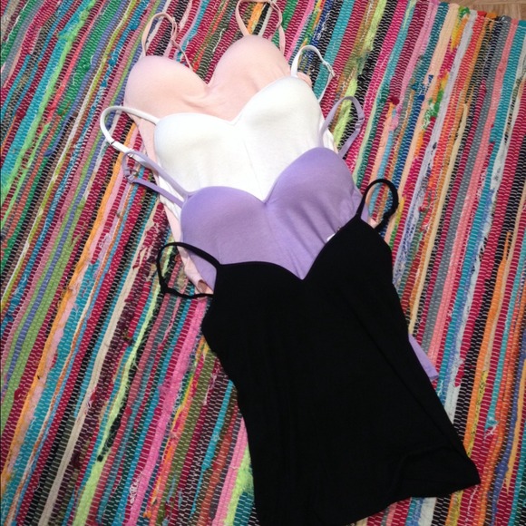 Built in bra tank tops 💗