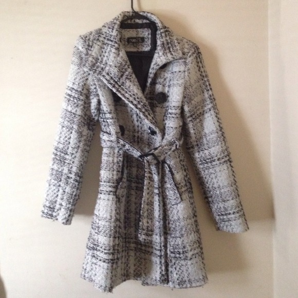 ⛄️Black & White Plaid Peacoat⛄️