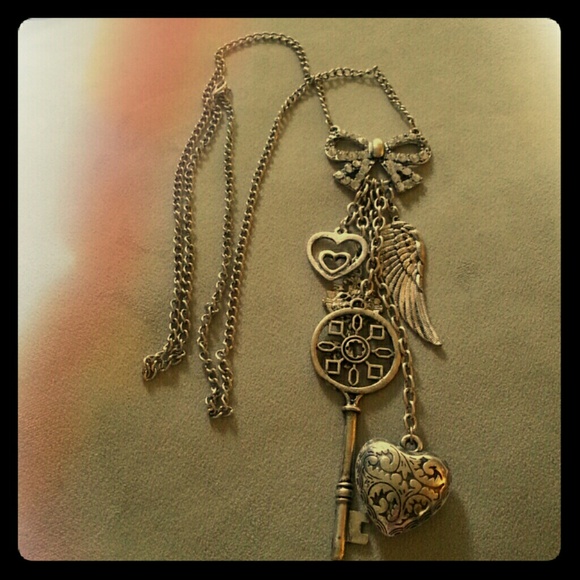 Necklace - Picture 1 of 2