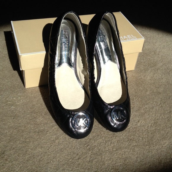 ⚡️REDUCED⚡️final price-Michael Kors flats