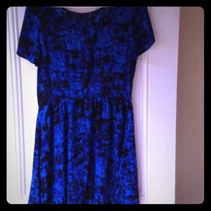 Price lowered!!Short printed cap sleeve dress