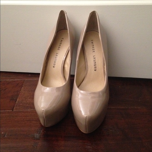 Chinese Laundry Nude Pumps!