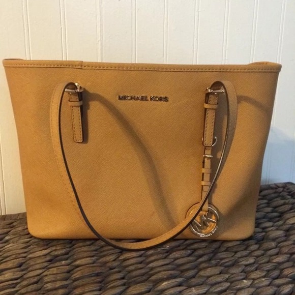 Michael Kors Jet Set Travel Small Tote