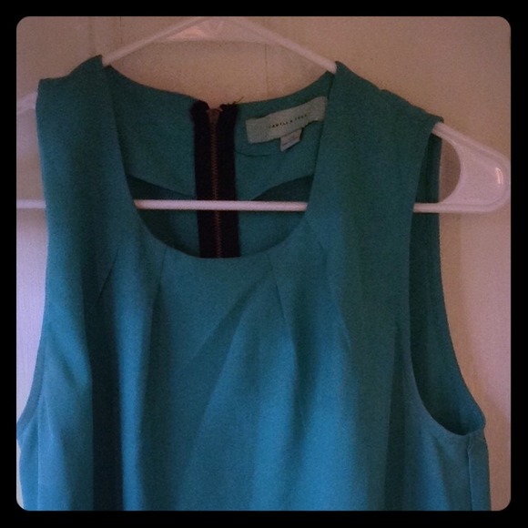 Sheath short dress with zipper in back