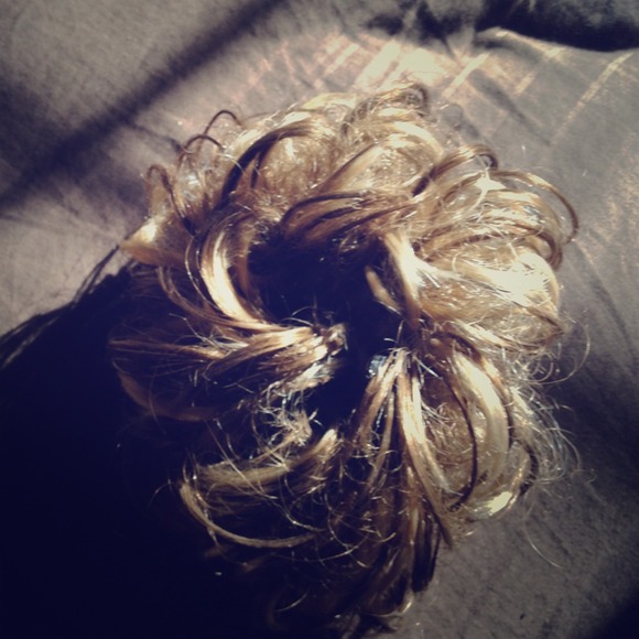 Bun enhancer, fake hair