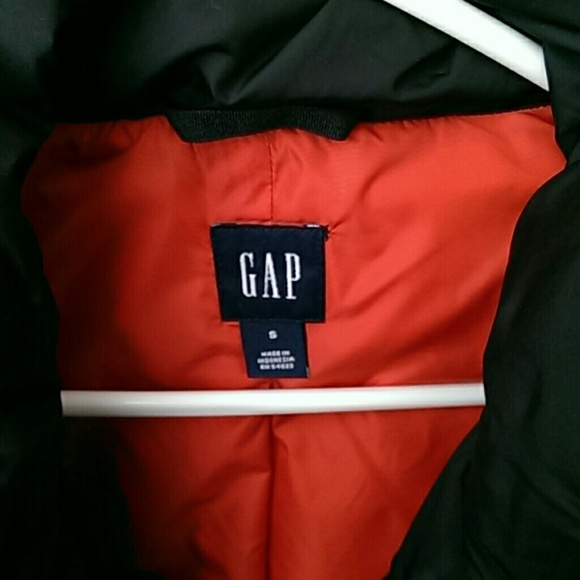 SOLD!!!!!!!!!!Puffer Jacket by GAP - Picture 3 of 3