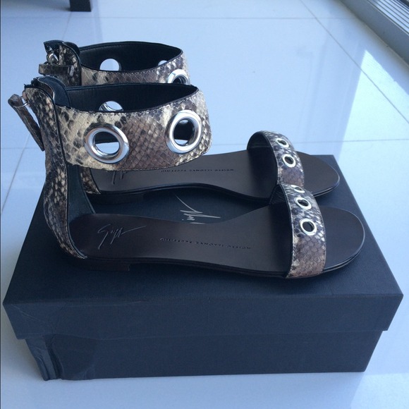 NWT Giuseppe Zanotti Flat Sandal