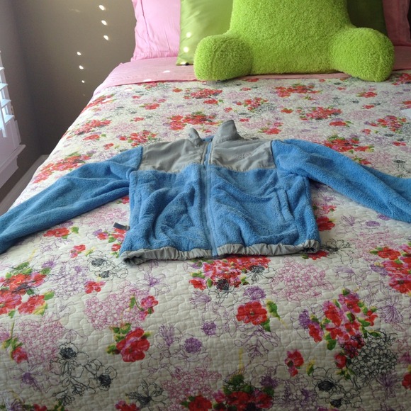 Girls L blue north face