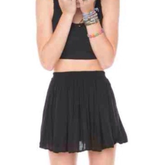 Brandy Melville Luma Skirt