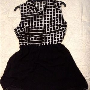 Black-and-white dress totally cute