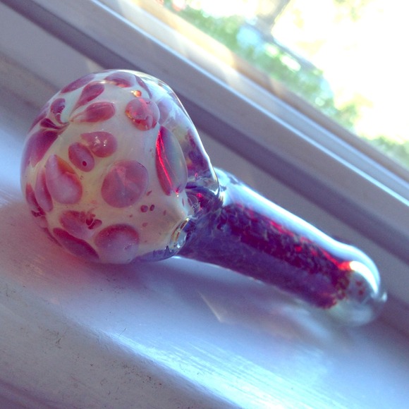 Honeycomb hand pipe