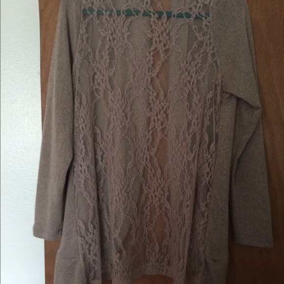 Lace back cardigan - Picture 2 of 2
