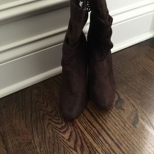 Brown suede like bootie