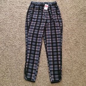 Cutest pair of plaid a crop pants!!