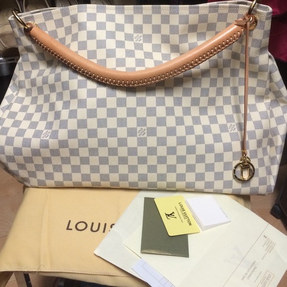 Louis Vuitton artsy GM
