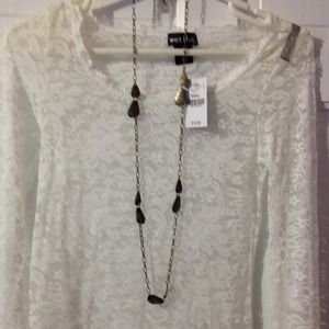 NEW NECKLACE WITH BOX!