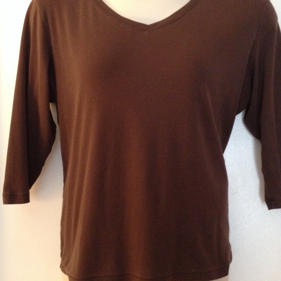 BROWN TEE SHIRT