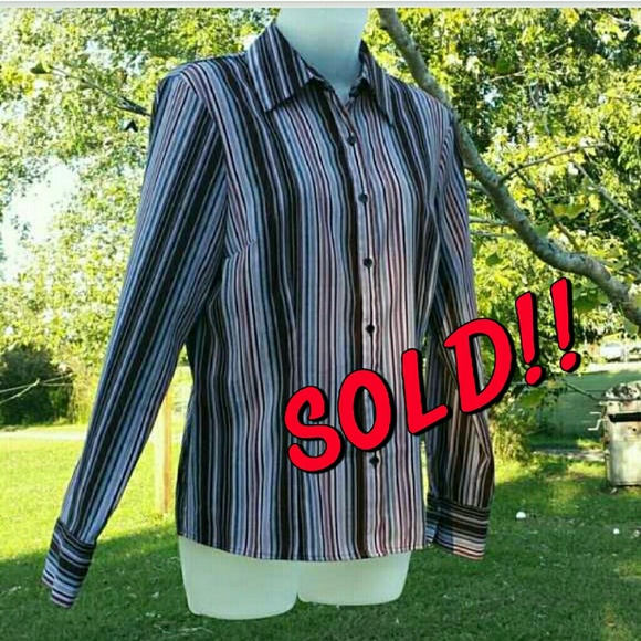 "SOLD" in Angela's bundle! 5th' button down