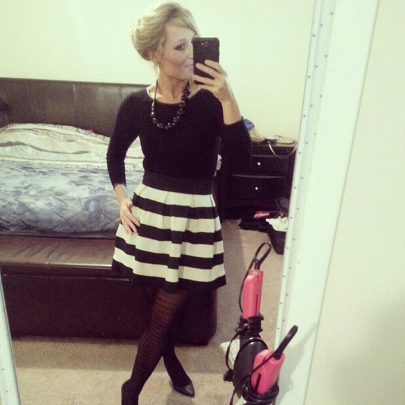 NA Dresses & Skirts - Black and white dress price is firm.