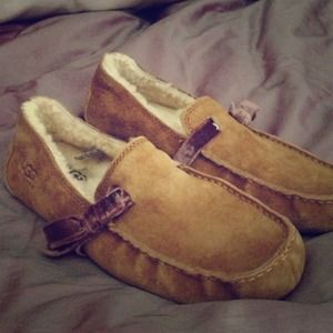 UGG Slippers - 6