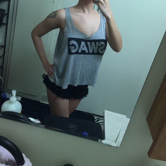 ❌SOLD IN A BUNDLE❌ Grey Top with Graphics - Picture 2 of 3