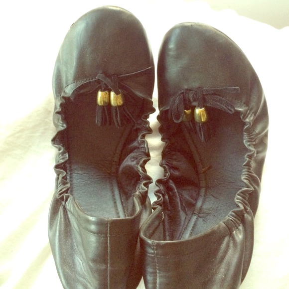 Aldo leather bow flats  - PRICE DROPPED
